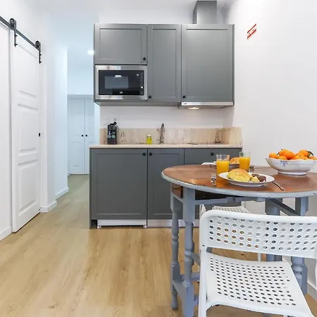 Portucale ! Stylish Campo Ourique Apartmán *