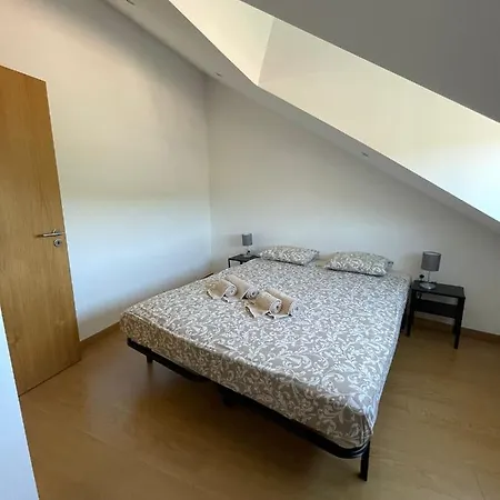 Portucale ! Stylish Campo Ourique Апартаменты *