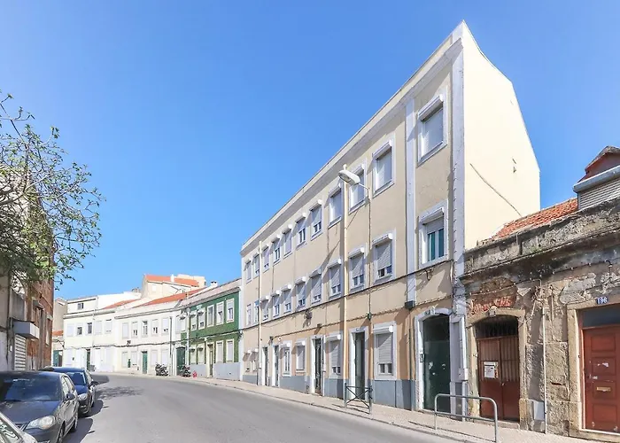 Portucale ! Stylish Campo Ourique *