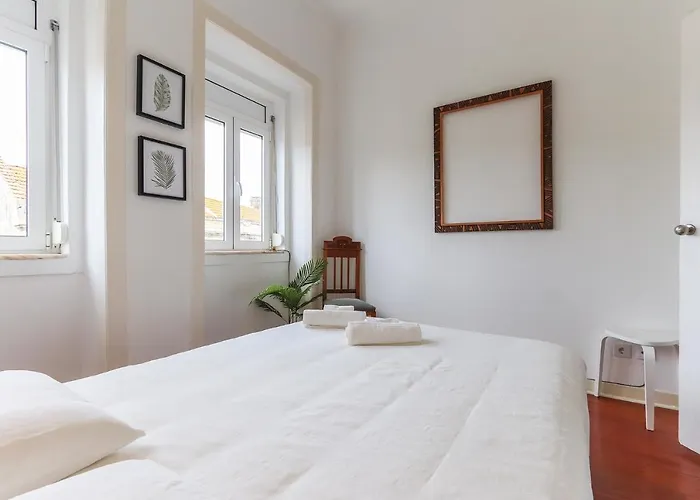 Portucale ! Stylish Campo Ourique Appartamento Lisbona