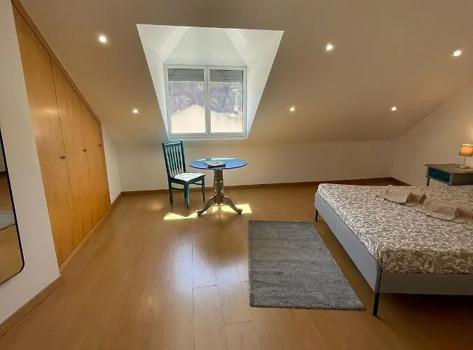 Portucale ! Stylish Campo Ourique Appartamento