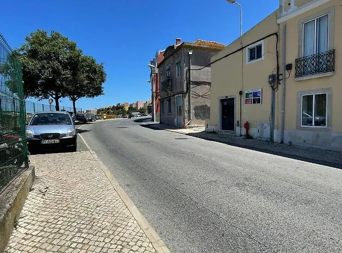 Portucale ! Stylish Campo Ourique Lisbona