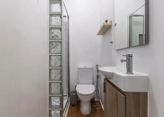 Portucale ! Stylish Campo Ourique Appartamento