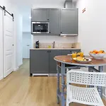 Portucale ! Stylish Campo Ourique Apartment *