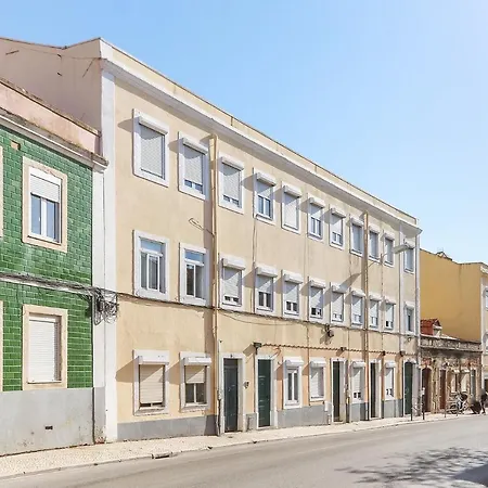 Apartament Portucale ! Stylish Campo Ourique Lizbona