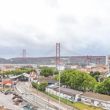 Portucale ! Stylish Campo Ourique Apartament