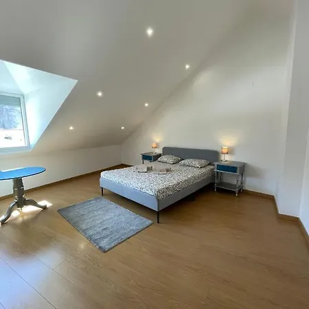 Portucale ! Stylish Campo Ourique Apartament Lizbona